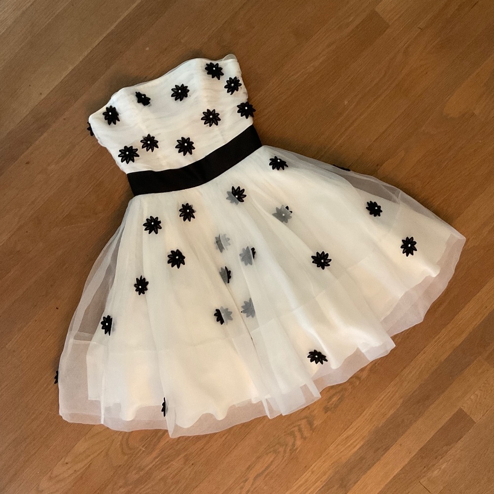 Betsey Johnson White Organza / Black Flowers Formal Strapless